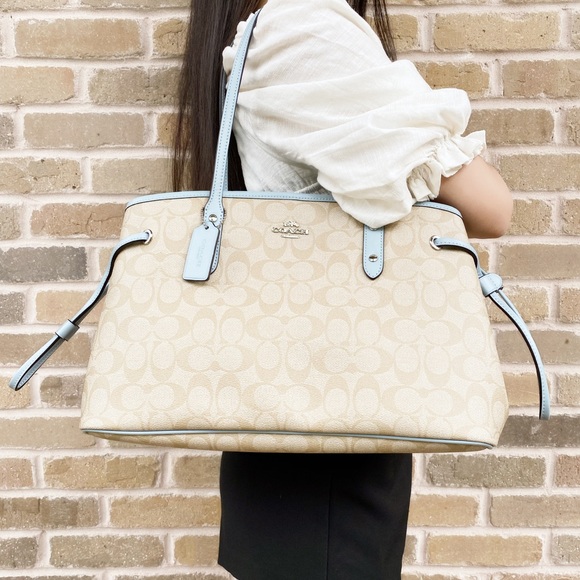 Coach Handbags - SALE‼️‼️ Coach large carryall tote